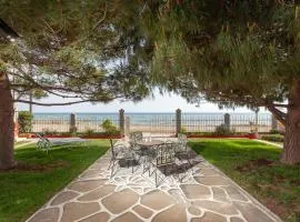 The Great Wave Beachfront House Nea Plagia