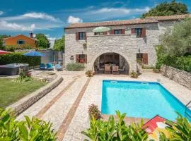 3 Bedroom Stunning Home In Vrsar