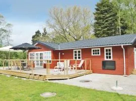 Five-Bedroom Holiday Home In Hojslev