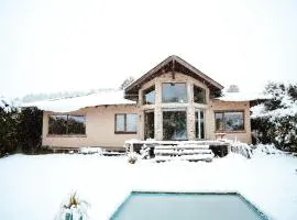 hermosa casa a una cuadra del lago