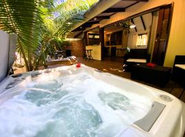 MOOREA - The SERENITY Creek spa，位于Pihaena的酒店