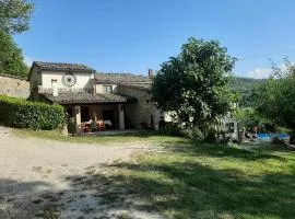 Tolles Ferienhaus in Urbino mit Grill, Garten und Terrasse