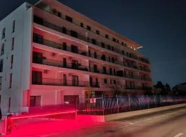 Luxury 2 bed apartment by Albert
