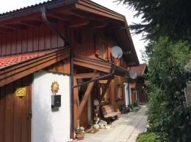 Ferienhaus in ruhiger Lage, mit Balkon, Terrasse und eigenem Gartenteil