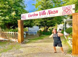 Garden Villa Naza，位于Piqeras的酒店