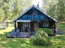 Familienfreundliches Haus mit Sauna und Trampolin，位于诺尔泰利耶的酒店