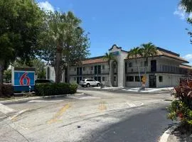 Motel 6 Riviera Beach FL