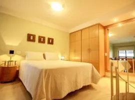 Apartamento Duplex Place Vendome! Moema, 58m2, Amplo, Conforto, Luxo! Servicos, Estacionamento, Internet, Metro!