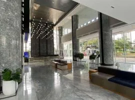 Good and Restful 1BR at The Smith Alam Sutera Apartment By Travelio