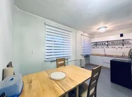 Urban Suites Spacious 2-Bedroom Apartment