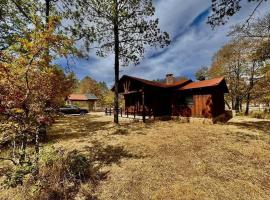 Caba&ntilde;a Rinc&oacute;n del Bosque en Durango，位于Llano Grande的木屋