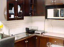 Luxury Studio at Metropark Condominium Jababeka Apartment By Travelio，位于芝卡朗的酒店