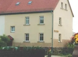 Ferienhaus mit Garten, Weinlaube und Aussenpool