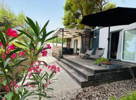 Family Home Claudia，位于马卡尔斯卡的酒店