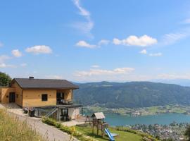 Freistehendes Ferienhaus in Winkl Ossiachberg mit Großem Garten und Panoramablick，位于博登斯多夫的酒店