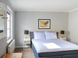 Apartmenthaus Chrischanshof，位于瓦尔内明德的酒店