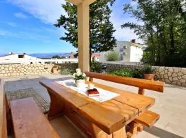 Apartment Ivanka-200m vom Meer, mit Terrasse