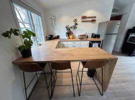 Studio on Oakview，位于Newstead的酒店