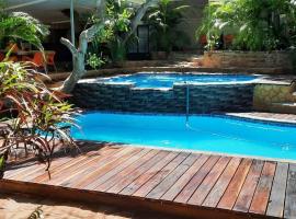 R A GUEST HOUSE PEMBA，位于奔巴岛的酒店