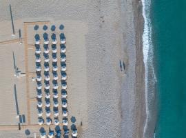 Marinos Beach Hotel，位于普拉坦斯的酒店