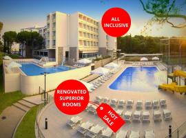 Family Hotel Adria - All inclusive，位于比奥格勒·纳·莫鲁的酒店