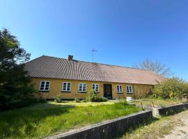 Cozy, Older Property On Ærø,，位于瑟比的酒店