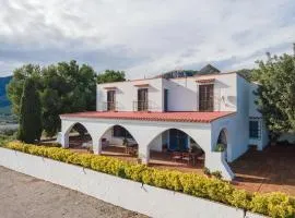 House -Sleeps 8-Natural Pool-Pet Friendly