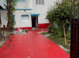 Raj Andar Guest House，位于阿加尔塔拉的酒店