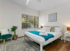 Entire Home in Sturt, Free Parking