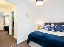 2 bed-Sleeps 4-Private Garden- Free Parking