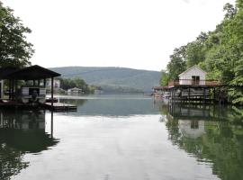 Peaceful Breeze，位于Huddleston的酒店