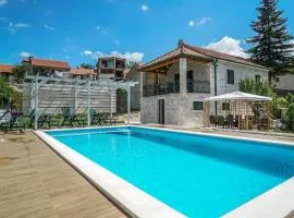 Ferienhaus in Zagvozd mit Privatem Pool