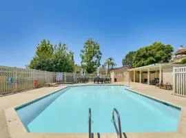 Escondido Townhome with Gas Grill and Golf Acess!
