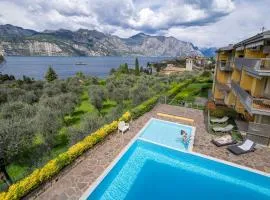 City CENTRAL Apartment - via Panoramica 38 - MALCESINE - Pool & Amazing Lakeview