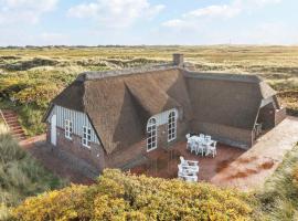 Beautiful Home In Ringkøbing With Wifi，位于Nørre Lyngvig的度假屋