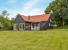 Three-Bedroom Holiday Home In Asperup