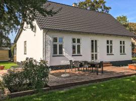 Three-Bedroom Holiday Home In Nexo，位于内克瑟的酒店