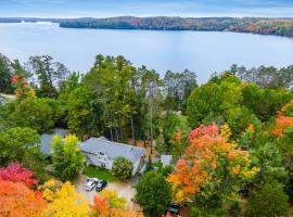 Muskoka Waterfront Retreat，位于Dwight的酒店