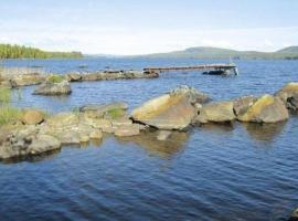 Einfache Holzhütte für das wahre Naturerlebnis am See，位于Ytterhogdal的酒店