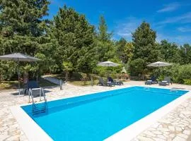 Villa Pinia Holiday home with a pool