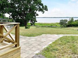 Holiday home Drottningskär，位于Drottningskär的酒店