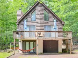 Less Than 1 Mi to Lake Wallenpaupack Poconos Cabin Rental