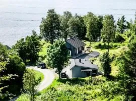 Stunning Home In Seim With Wifi