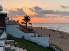 Maison d'hôte sur la Plage de Bouznika，位于布兹尼盖的酒店