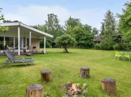 3 Bedroom Cozy Home In Egå