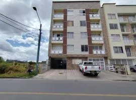 Apartamento entero bien ubicado en zona exclusiva