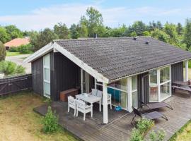 Amazing Home In Væggerløse With Wifi，位于博托比的豪华型酒店