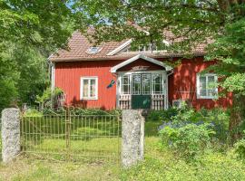 Amazing Home In Sävsjö With Wifi，位于赛夫舍的酒店