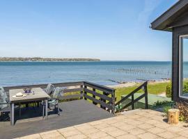 Lovely Home In Haderslev With Kitchen，位于Hejlsminde的酒店