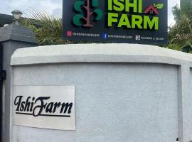 ISHI FARM & RESORT Karjat，位于卡尔贾特的酒店